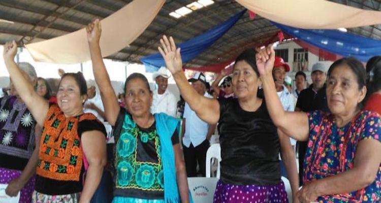 Retroceso para Oaxaca reforma que frena la paridad y participación política de las mujeres indígenas acusan activistas, colectivas y lideresas comunitarias