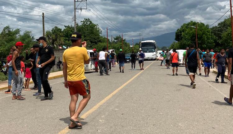 “Queremos cumplir nuestro sueño americano”: Migrantes venezolanos varados en Oaxaca