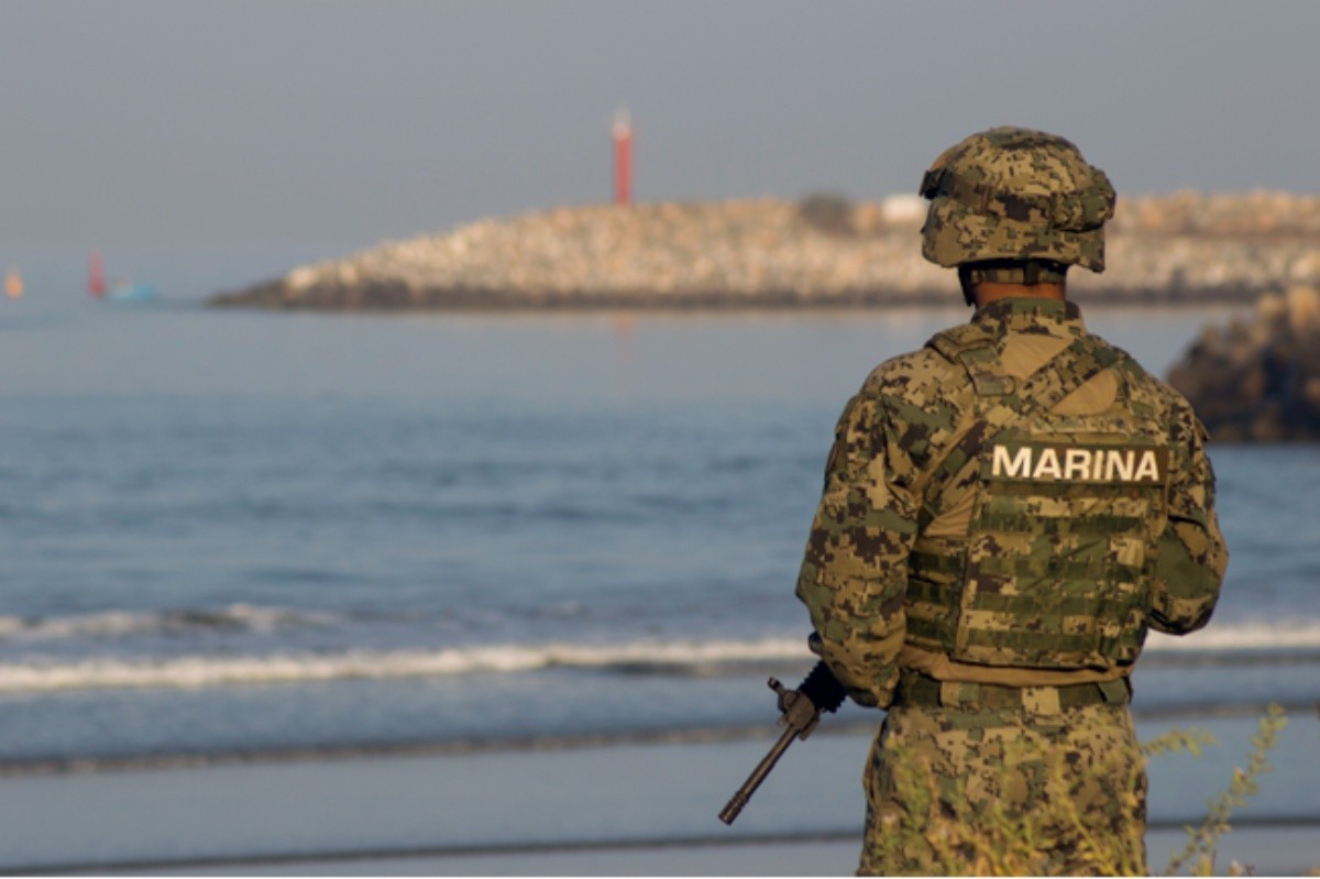 Detienen a tres con una tonelada de clorhidrato de cocaína y una embarcación en costa de Oaxaca: Semar