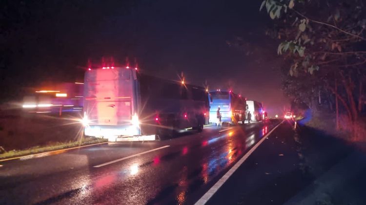 Rescata INM en Veracruz a 337 personas migrantes que viajaban de forma irregular en cuatro autobuses