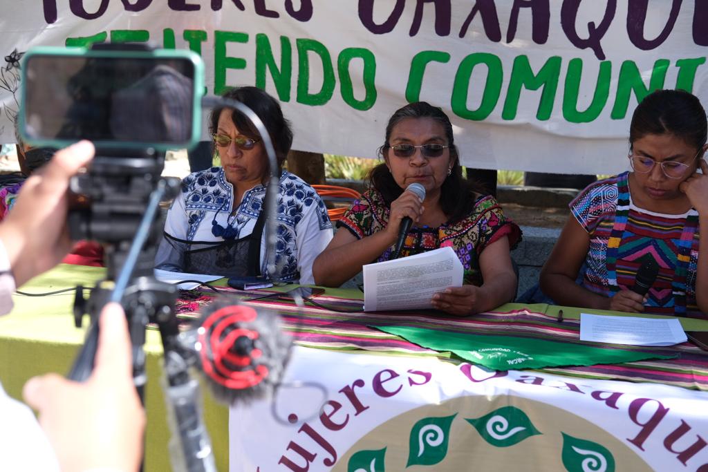Anuncian conformación de tejido colectivo “Mujeres Oaxaqueñas Tejiendo Comunidad”