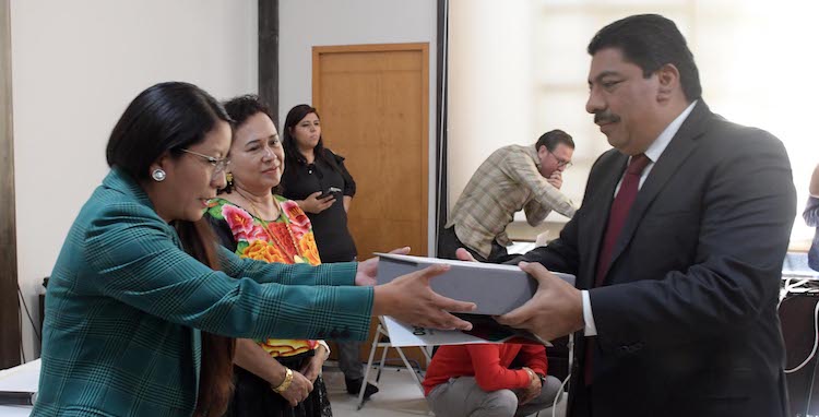 Diputación de Morena-PT contradicen a AMLO y arremeten vs Murat por 6º informe