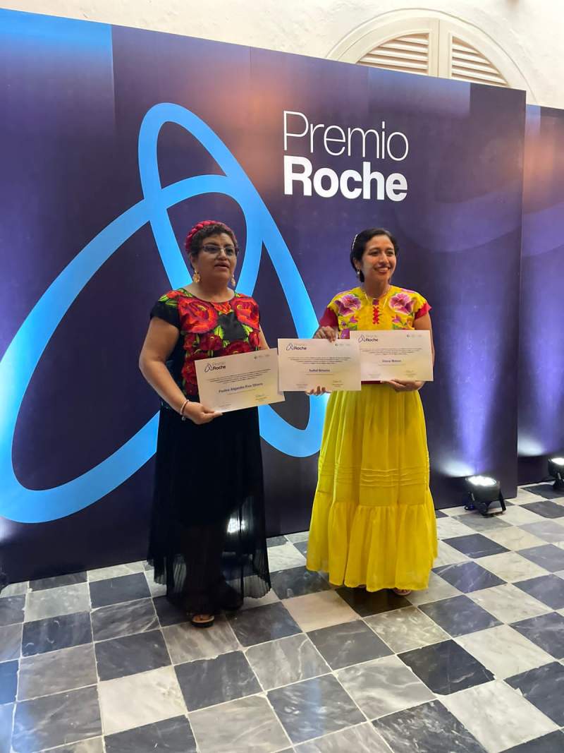 Periodistas oaxaqueñas reciben mención honorífica en Premios Roche-Gabo en Colombia