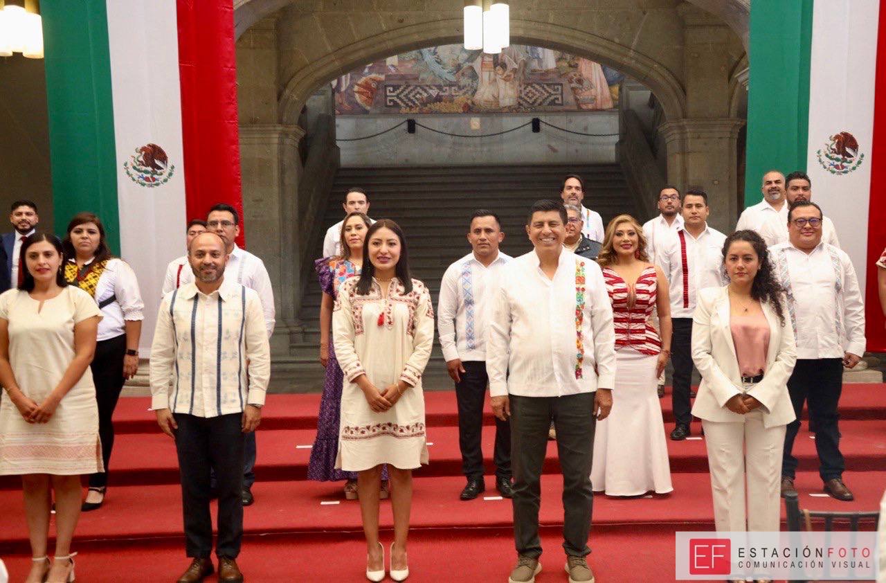 Entre pago de cuotas y enroques, Salomón Jara, presenta su gabinete ampliado
