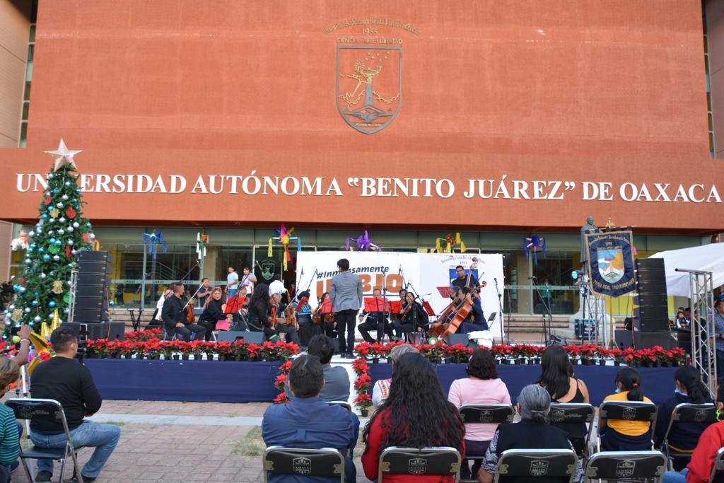Festival navideño refuerza la unidad entre las y los universitarios