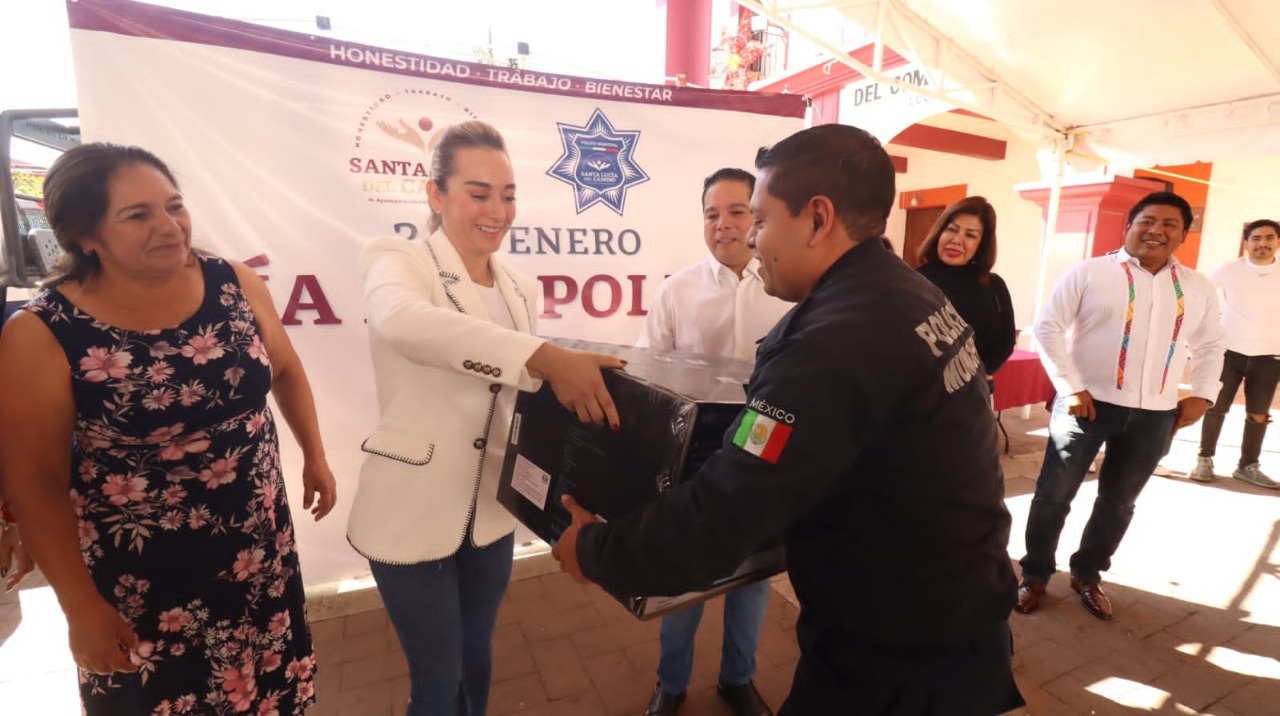 policías