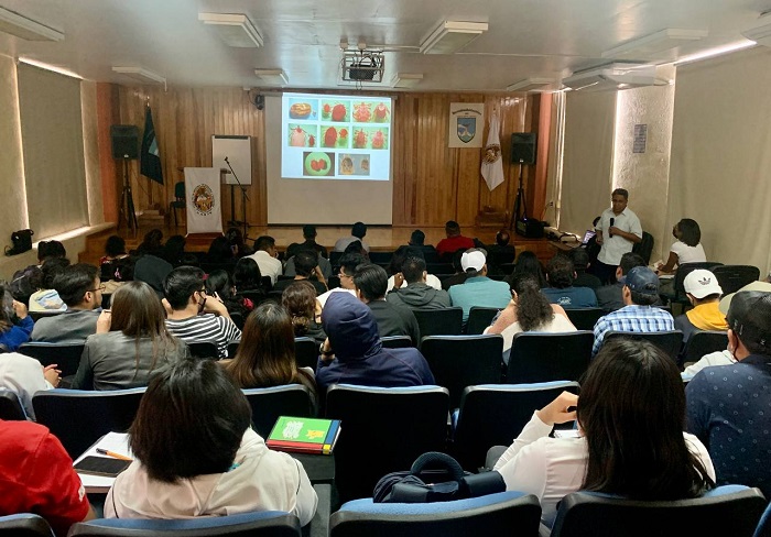 Veterinaria UABJO concientiza sobre riesgo que representan garrapatas en animales domésticos y productivos