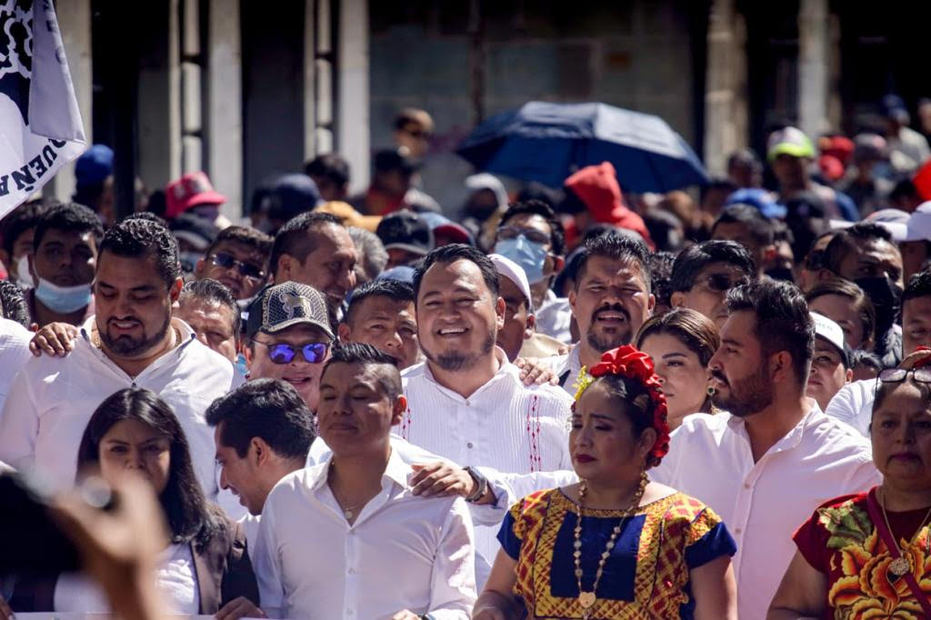 Con fuerte contingente, asiste Emilio Montero a asamblea de jóvenes oaxaqueños a favor de Sheinbaum