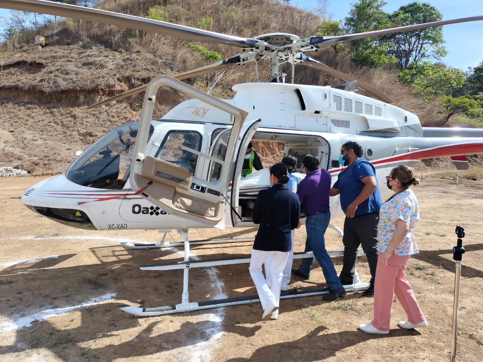 Helicóptero del Gobierno del Estado traslada a joven mujer con embarazo de alto riesgo