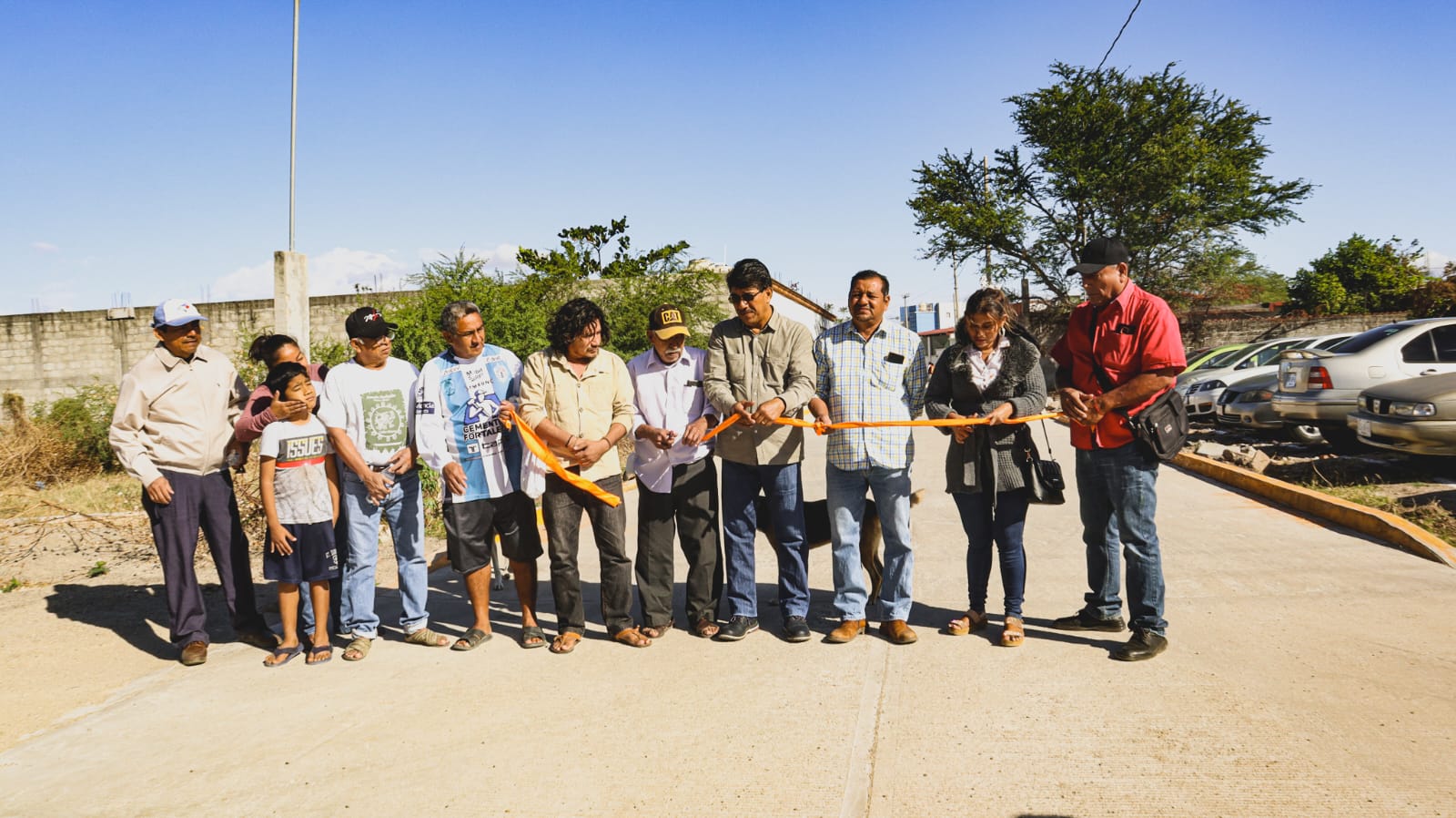 Inaugura gobierno de Juchitán obra de pavimentación en colonia Trujillo