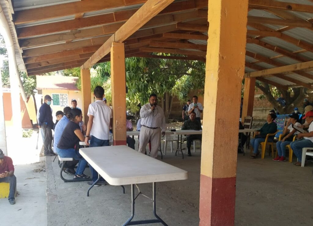 Maestros, médicos y enfermeras se ausentan de la Sierra por inseguridad