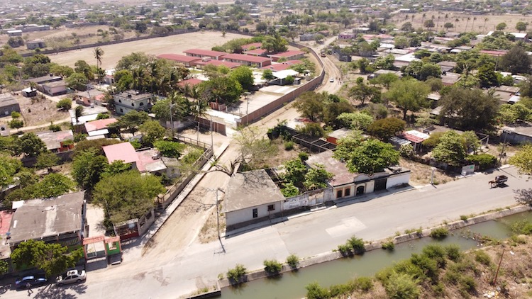 Atiende ayuntamiento juchiteco necesidades de la colonia Santa Cruz de los Pescadores