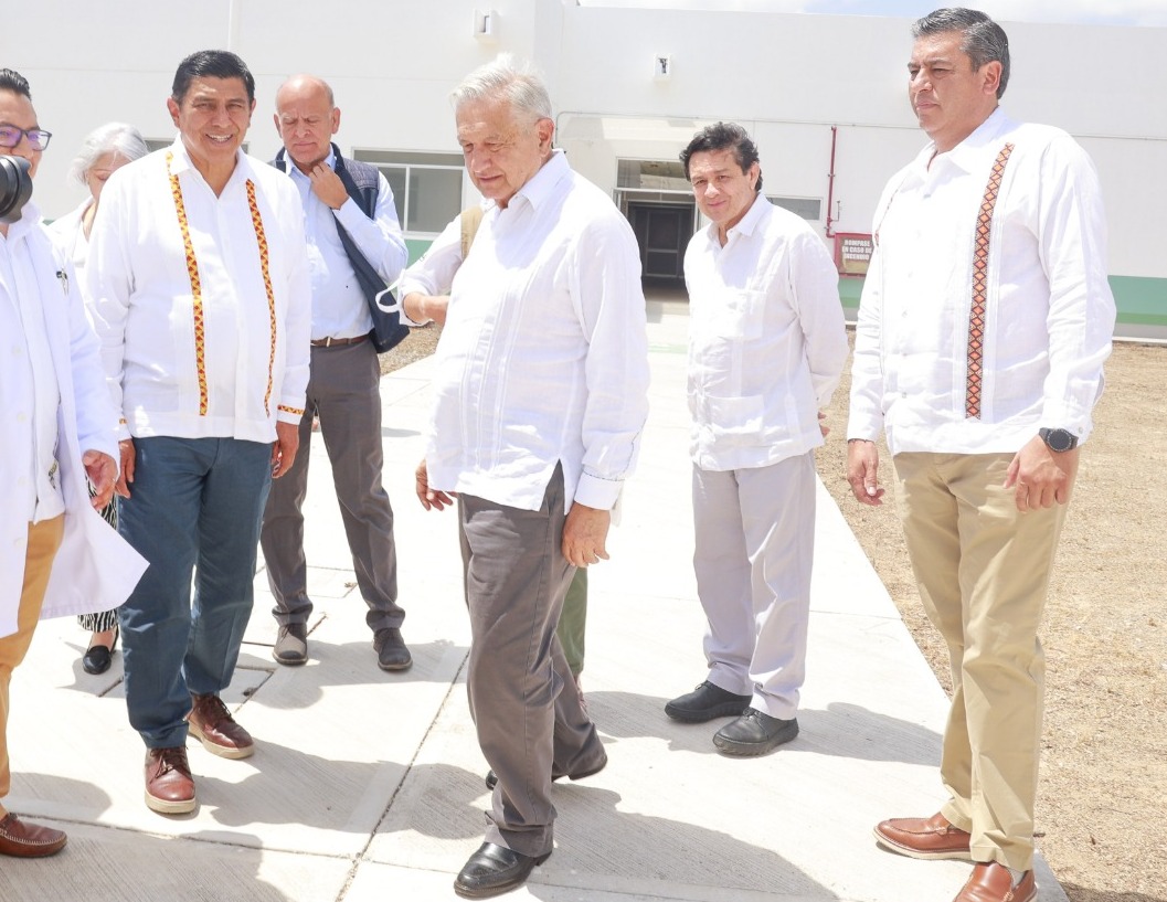 “Yo ya cierro mi ciclo, me voy a jubilar porque ya llevamos bastantes años en esto», afirma AMLO en visita a Juchitán
