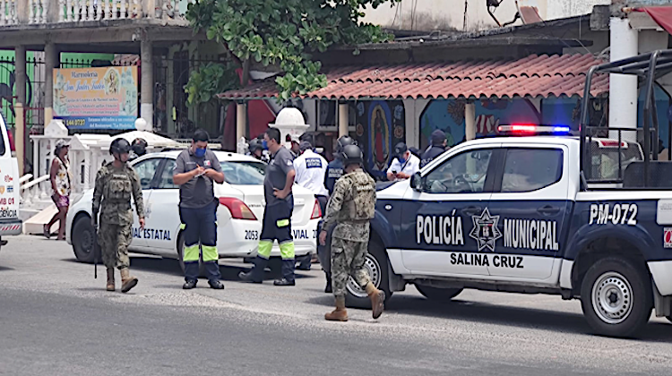 Ataque armado deja tres muertos; trasciende que uno era representante de la empresa que realiza el rompeolas
