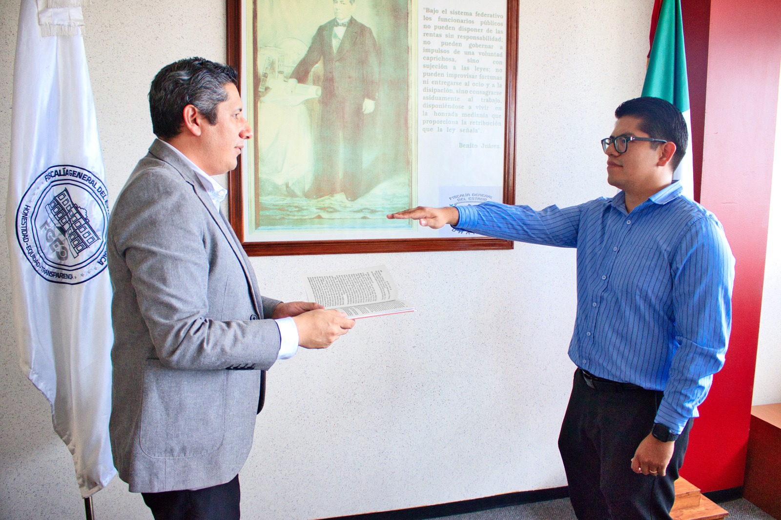 Nombra Fiscal de Oaxaca, Bernardo Rodríguez Alamilla, a Jorge Cruz Caballero como Contralor Interno de la institución