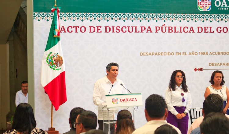 Fiscal ofrece disculpas públicas por desaparición de maestro en Guerra Sucia y de hijo de maestra de la S-22