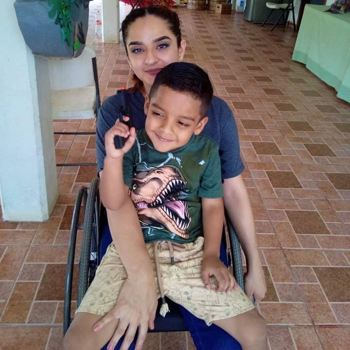 “Ser madre discapacitada es vivir en una lucha constante”: Katya Santiago, sobreviviente de un ataque armado que nunca recibió justicia