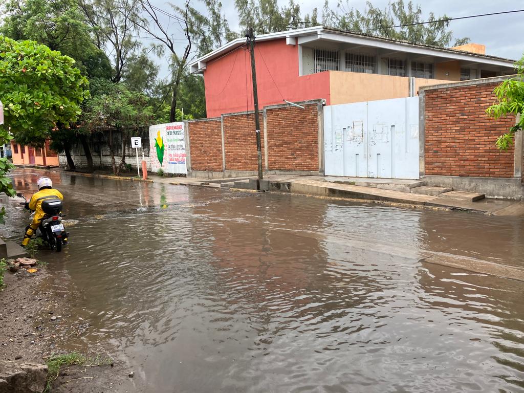 Por lluvias suspenden clases en Juchitán, Oaxaca