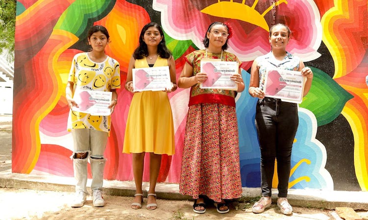 Presenta ayuntamiento mural realizado por niñas juchitecas