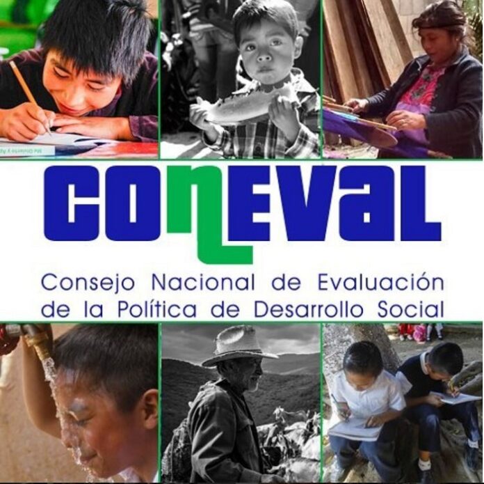 Pobreza en México bajó, Oaxaca en el top 3 de probreza: Coneval