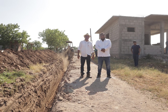 Supervisa Miguel Sánchez Altamirano obra de drenaje en colonia “Ta julio”