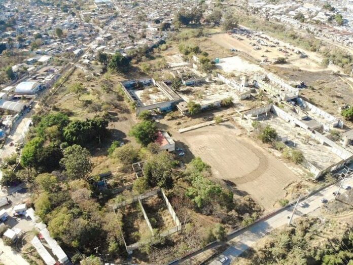 Gobernador de Oaxaca, expropió exfábrica de Triplay