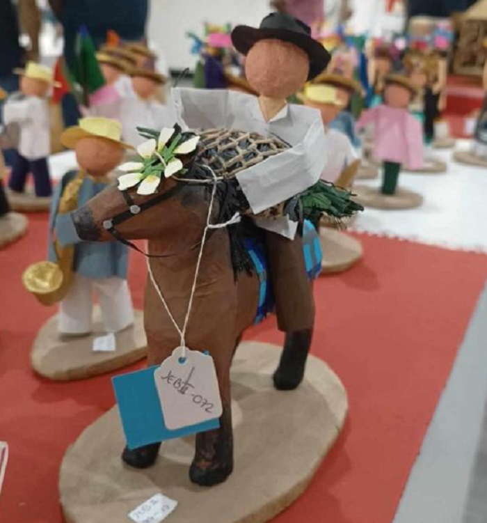Jozecito Ordóñez, recrea su cultura zapoteca en obras miniatura