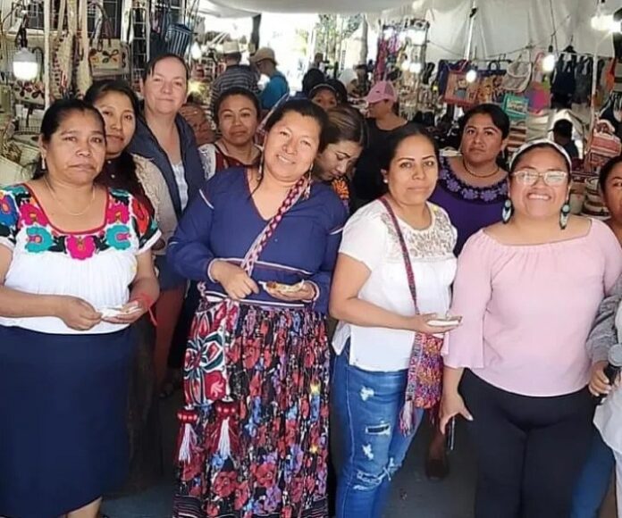 Hacer la ciudad nuestra: Mujeres Raíces