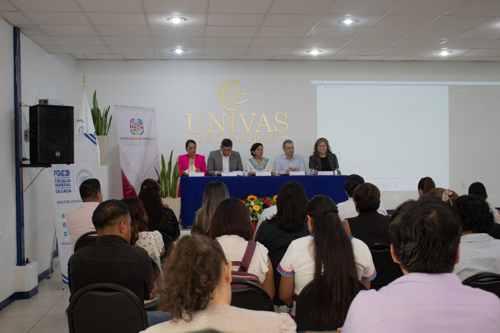 UNIVAS