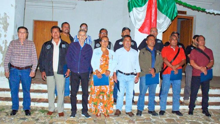 Realiza AEI último pase de lista y reconocimiento a ocho elementos que alcanzaron beneficio de jubilación