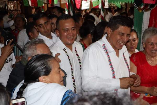 Celebra Nino Morales unidad mostrada por el pueblo de Oaxaca en Fiestas Patrias