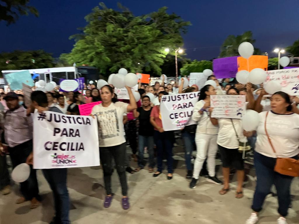 Marchan en Unión Hidalgo, Oaxaca para exigir justicia para Cecilia: “Hace un mes la mataron y andan libres”