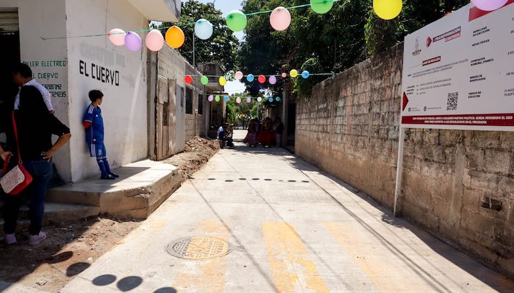 Inaugura Miguel Sánchez Altamirano pavimentación del callejón Santa Marta, en la Séptima Sección