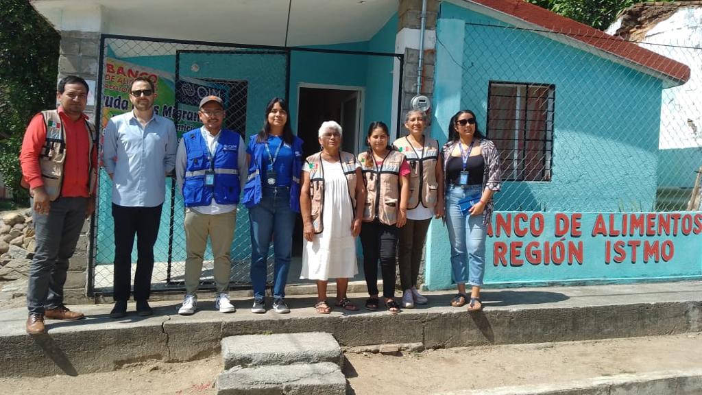 Voluntarios de Oaxaca y embajada de EEUU atienden crisis migratoria en Frontera Sur