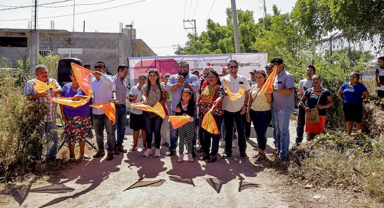 Gobierno juchiteco mejora calidad de vida de vecinos con pavimentación en colonias Stagabe’ñe’ y Las Palmas