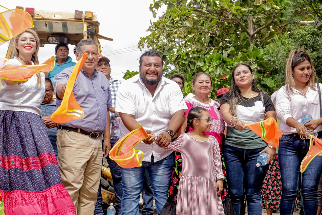 Miguel Sánchez Altamirano arranca obra de rehabilitación de drenaje colapsado en colonia lázaro cárdenas
