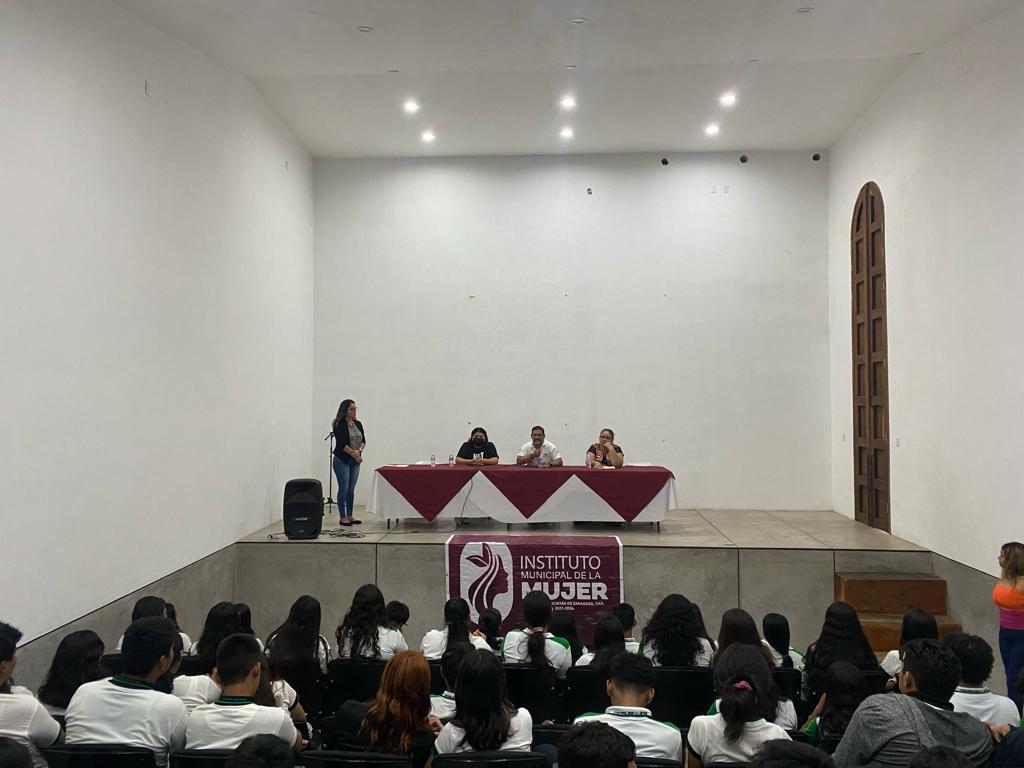 Recital poético para visibilizar violencia contra mujeres organizan Instituto Municipal de la Mujer y el CDM