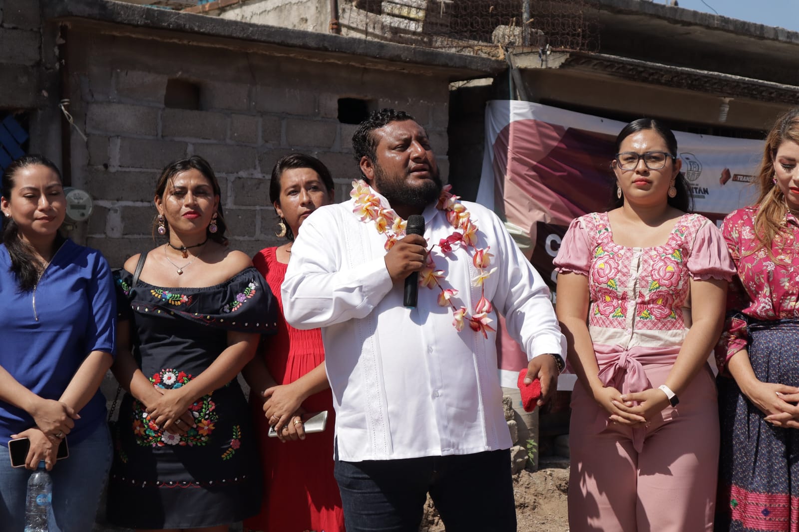 Miguel Sánchez Altamirano inaugura obra de pavimentación y da banderazo a otra en colonia Fidel Peña
