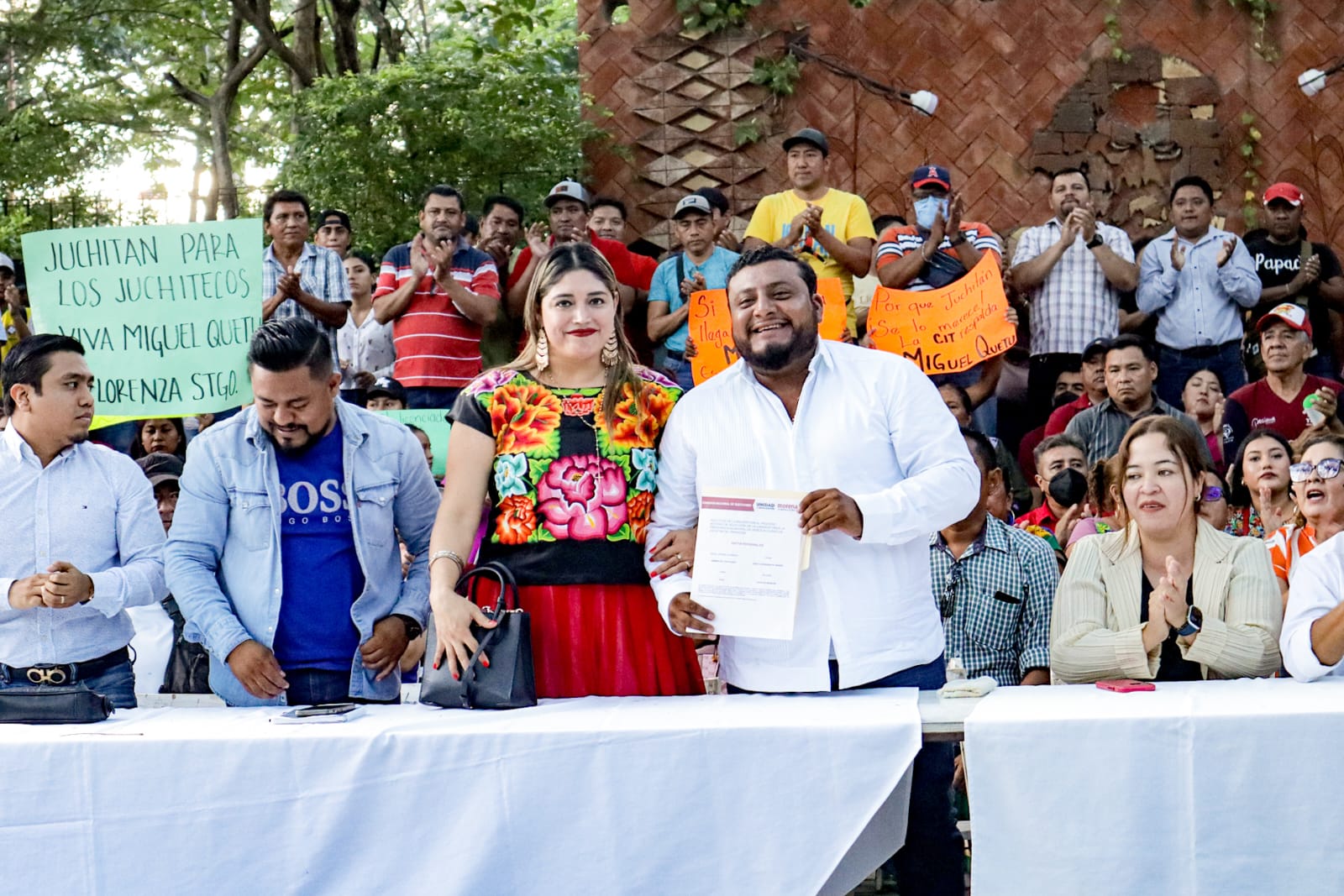 Con absoluto respaldo popular, Miguel Sánchez Altamirano se registra para encuesta hacia alcaldía de Juchitán