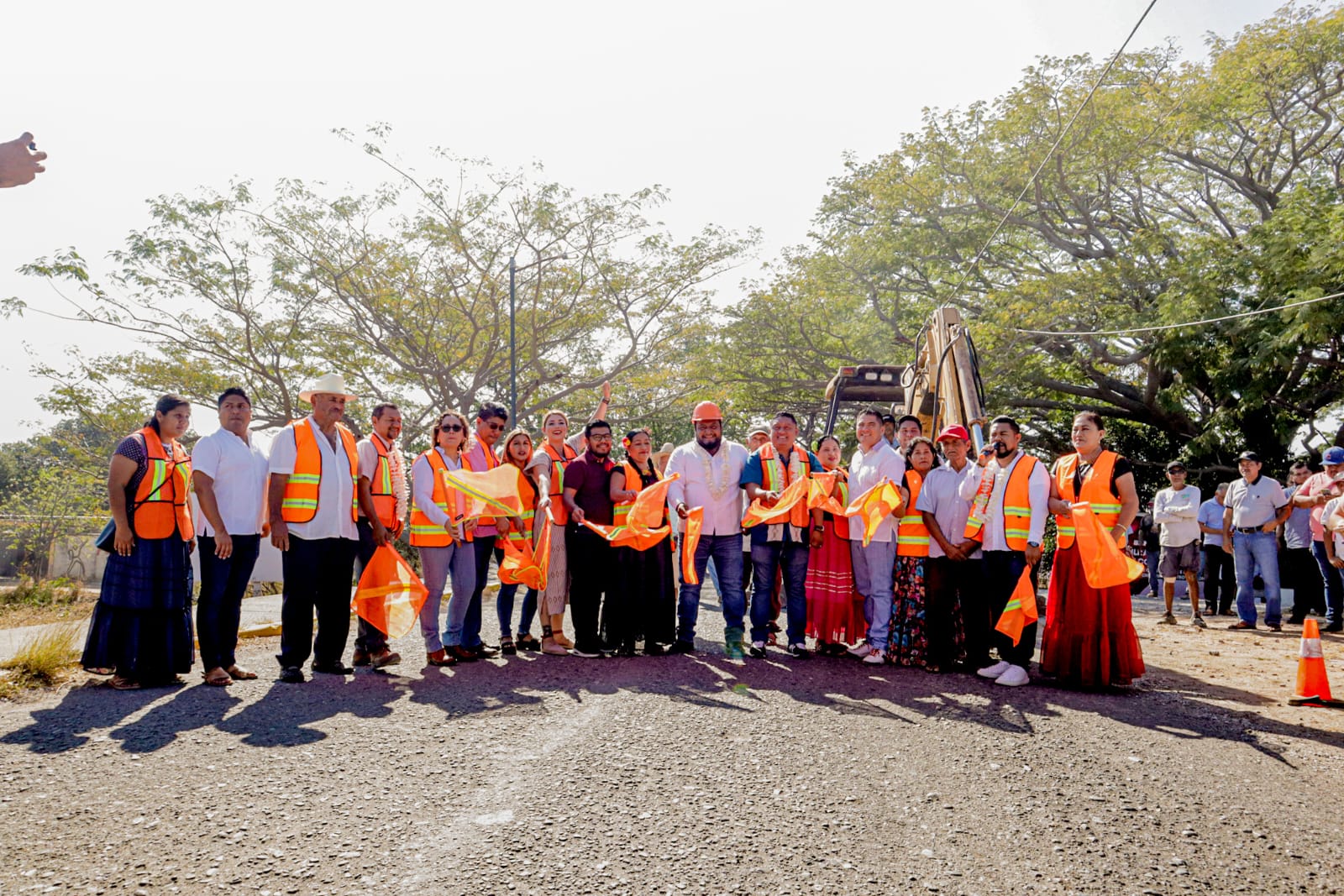 Inicia Miguel Sánchez Altamirano rehabilitación de carretera Chicapa de Castro-Unión Hidalgo