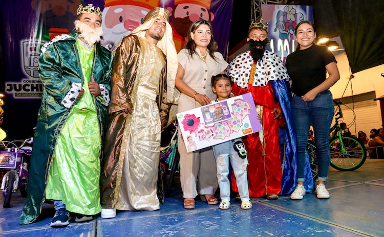 Festeja DIF Juchitán a niñas y niños en Día de Reyes