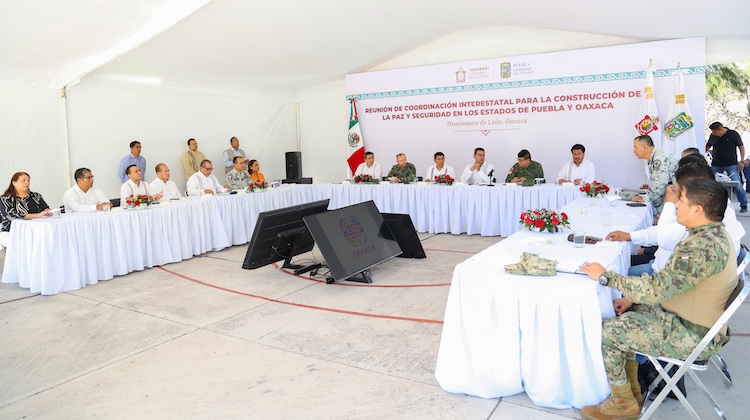 Coordinación entre Oaxaca y Puebla fortalece trabajos de procuración de justicia y seguridad: Fiscal Bernardo Rodríguez  Alamilla