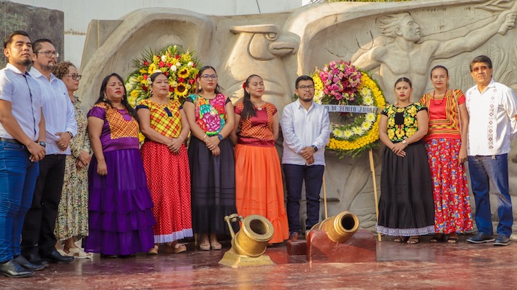 Conmemora gobierno de Juchitán 218 aniversario del natalicio de Benito Juárez