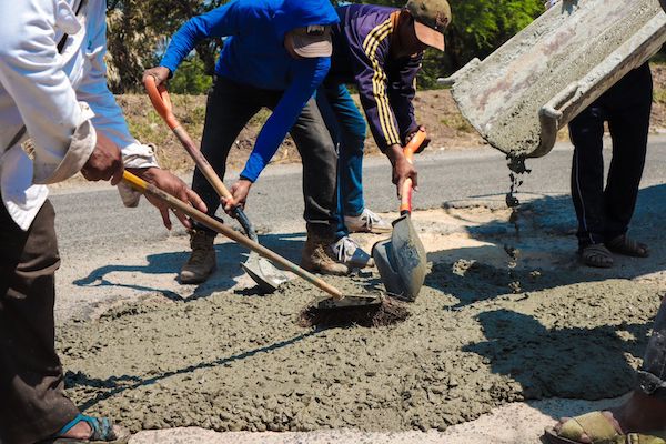 Realiza ayuntamiento segunda etapa de bacheo de camino a Álvaro Obregón