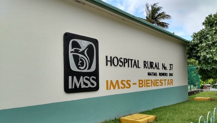 Oaxaca: mujer mixe parió en la calle por falta de personal médico