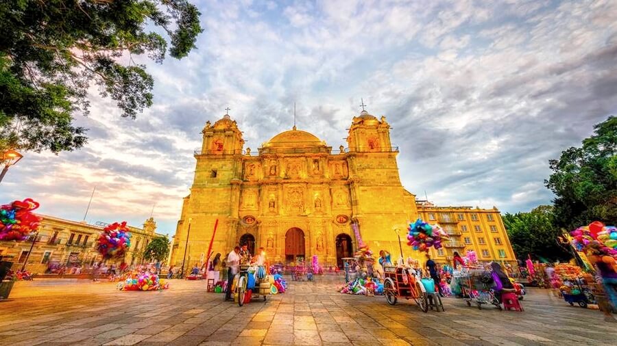 Descubre Oaxaca: 5 Sitios Turísticos Imperdibles que NO son MONTE ALBÁN