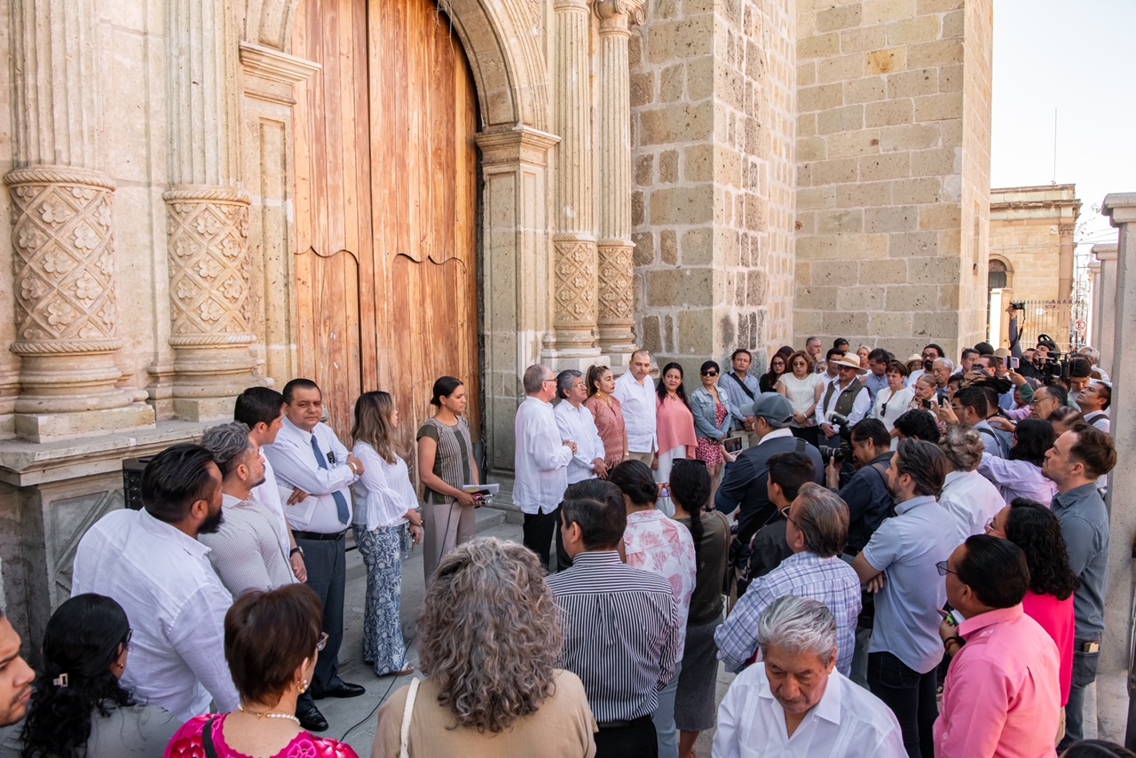 Desde el cielo, Francisco Toledo contempla una obra mas que hereda al Patrimonio Cultural de Oaxaca
