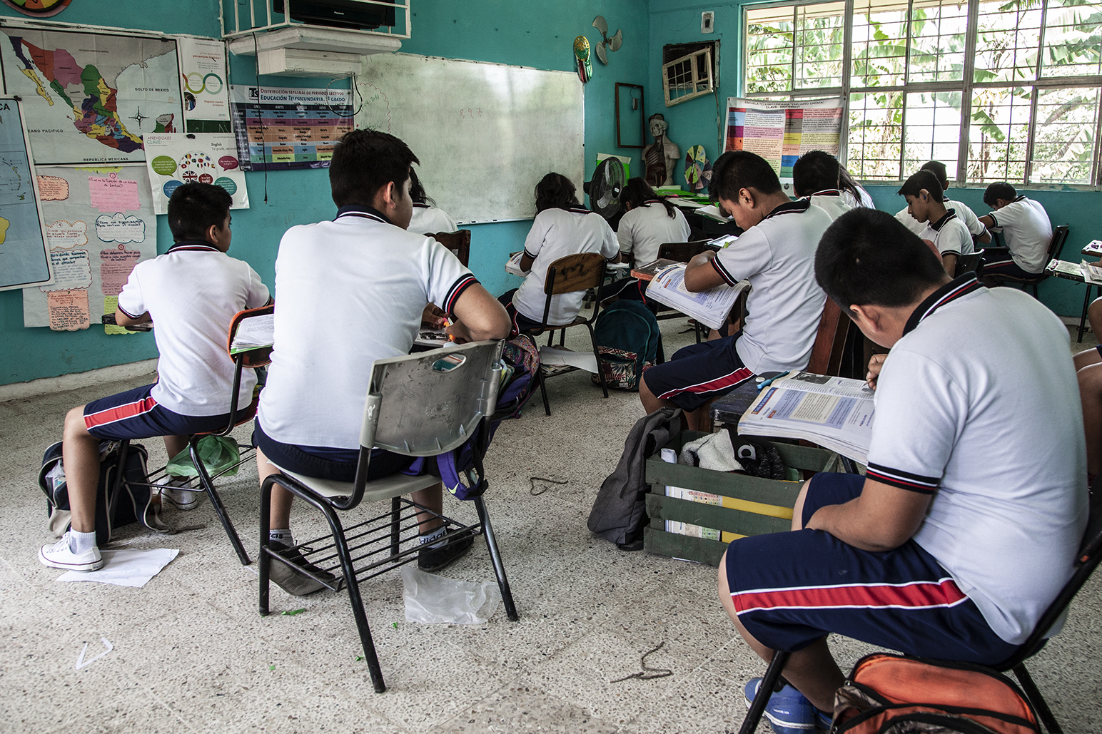 Investigan caso de estudiante que resultó lesionado de los ojos al ser atacado con cal por un compañero de telesecundaria