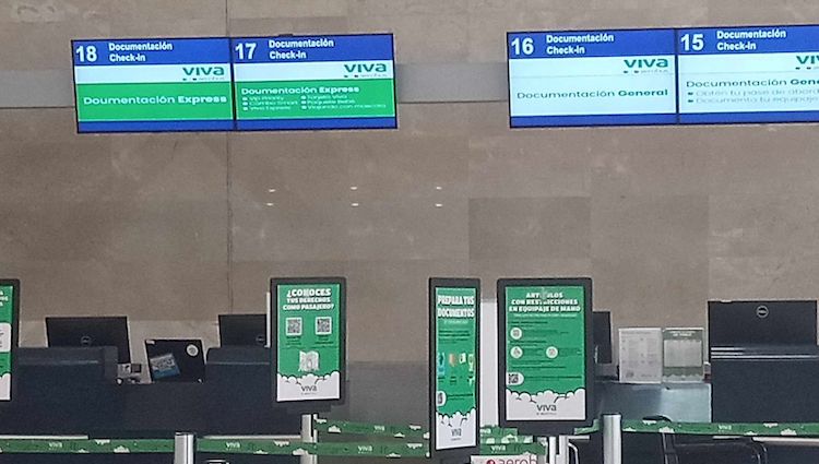 Viva Aerobús da malos tratos y retrasa vuelos en aeropuerto de Oaxaca