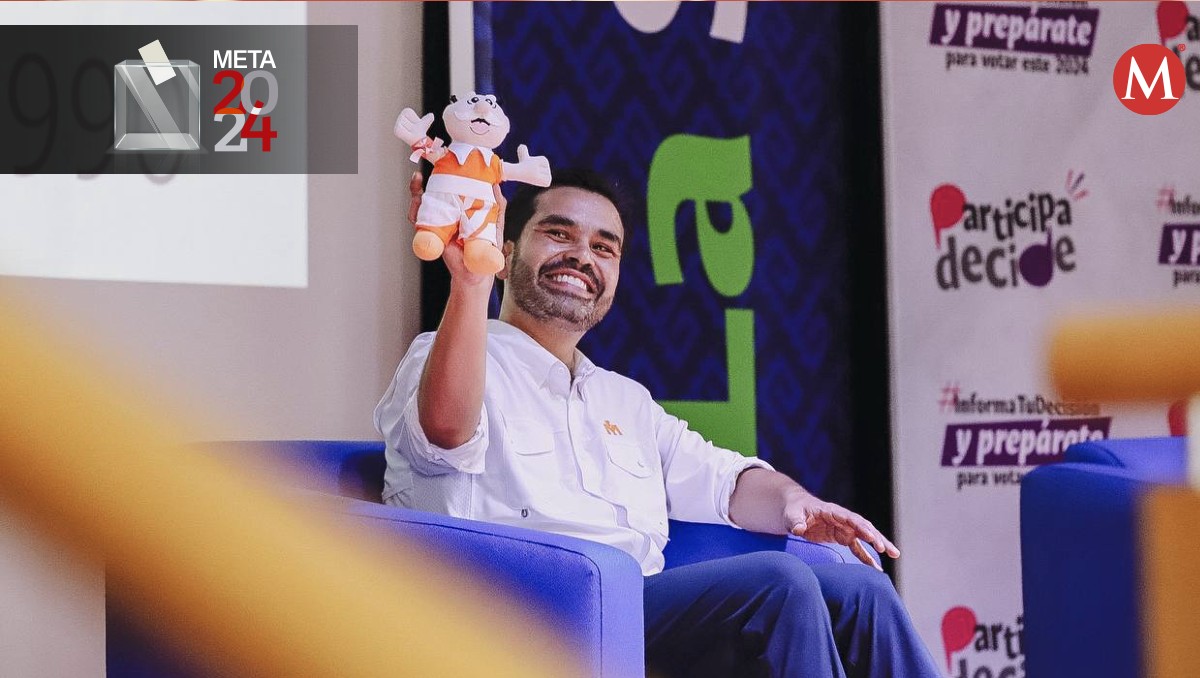 Jorge Álvarez Maynez sostuvo una entrevista con representantes del consejo estudiantil de la Universidad La Salle Oaxaca